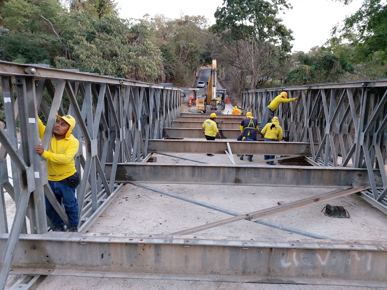 Construcción de puente en río Guastena continúa viento en popa construccion-de-puente-en-rio-guastena-continua-viento-en-popa